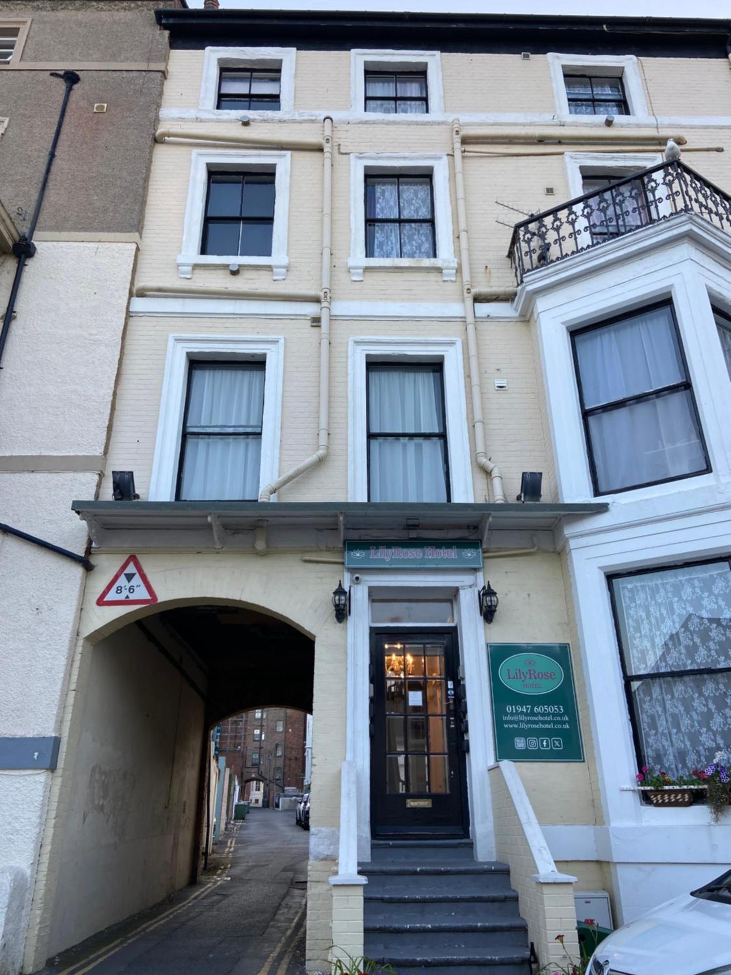Lilyrose Hotel 휫비 외부 사진