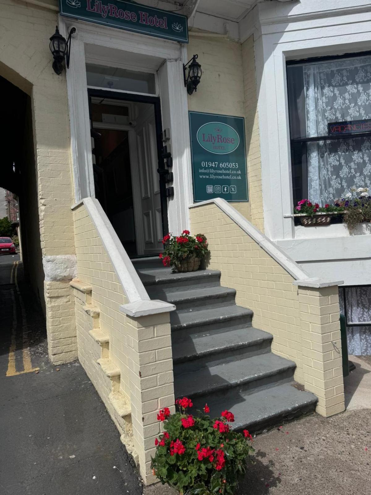 Lilyrose Hotel 휫비 외부 사진