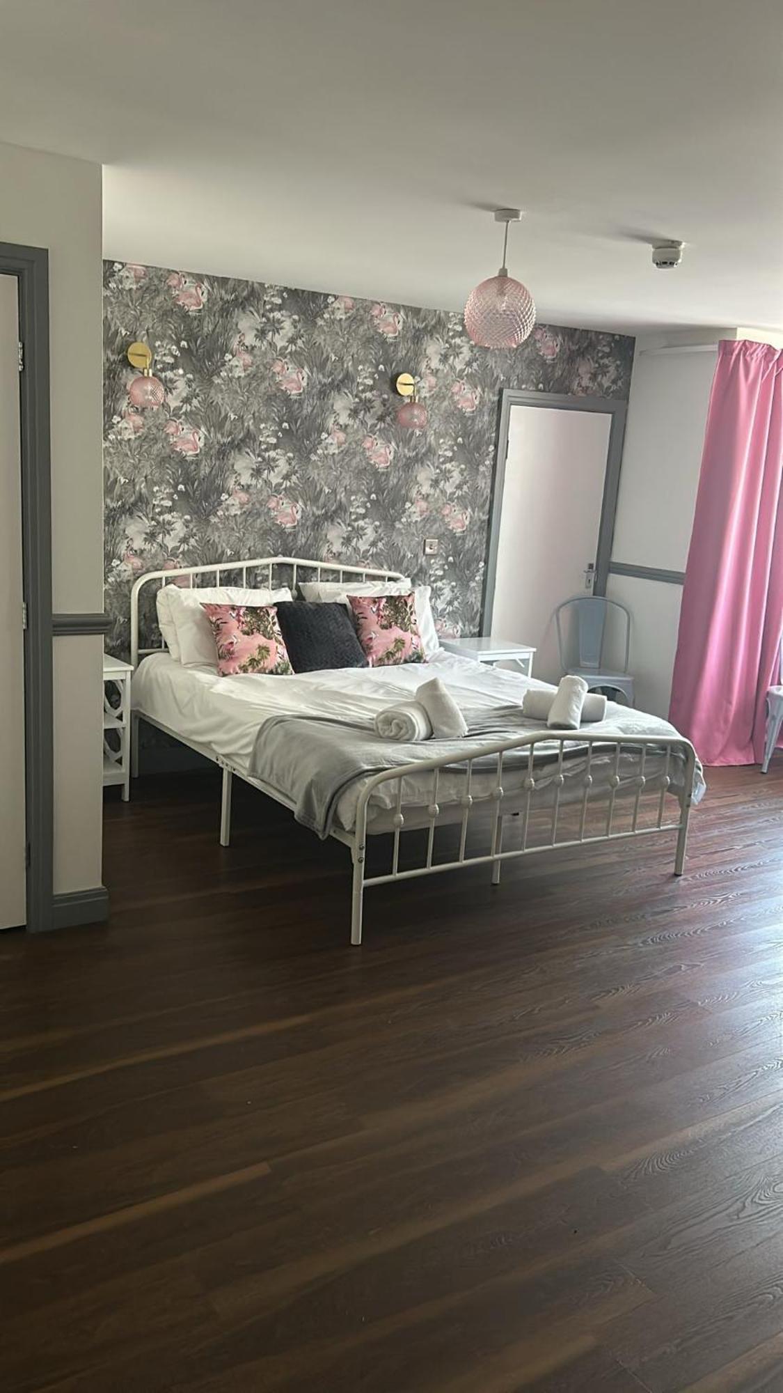 Lilyrose Hotel 휫비 외부 사진